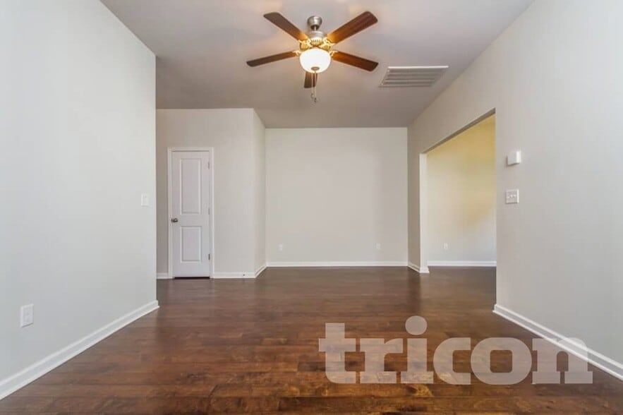 Building Photo - 512 Hickory Leaf Ct