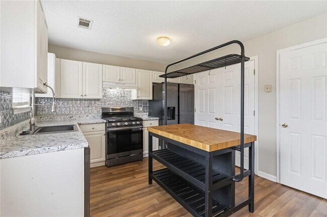 Building Photo - 2922 Knoll View Pl