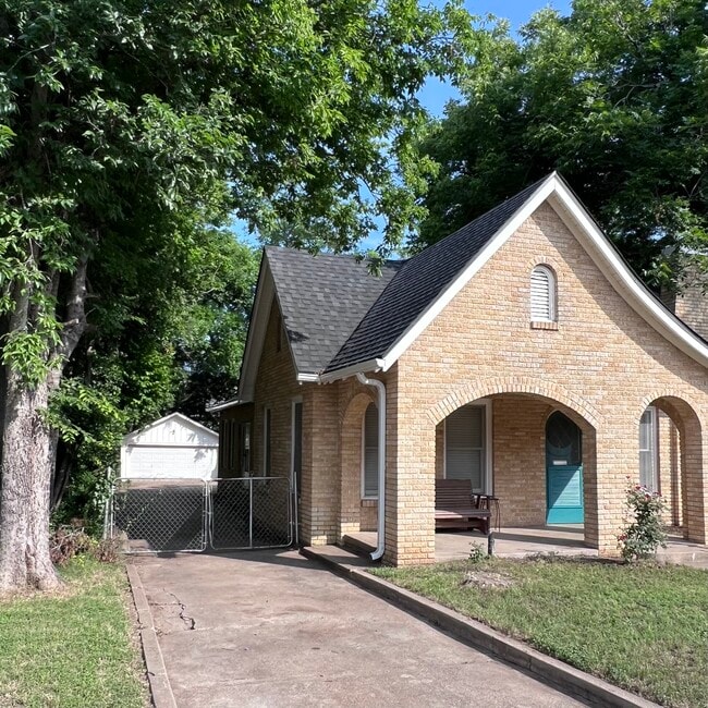 Building Photo - 2808 Morrow Ave