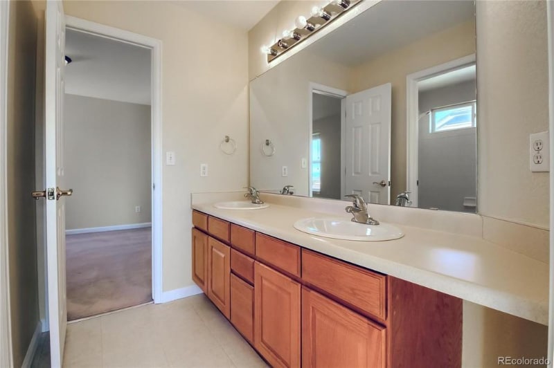 Building Photo - 2999 E 135th Pl