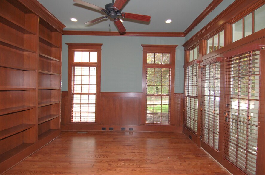 Study - 1020 Raindipper Dr