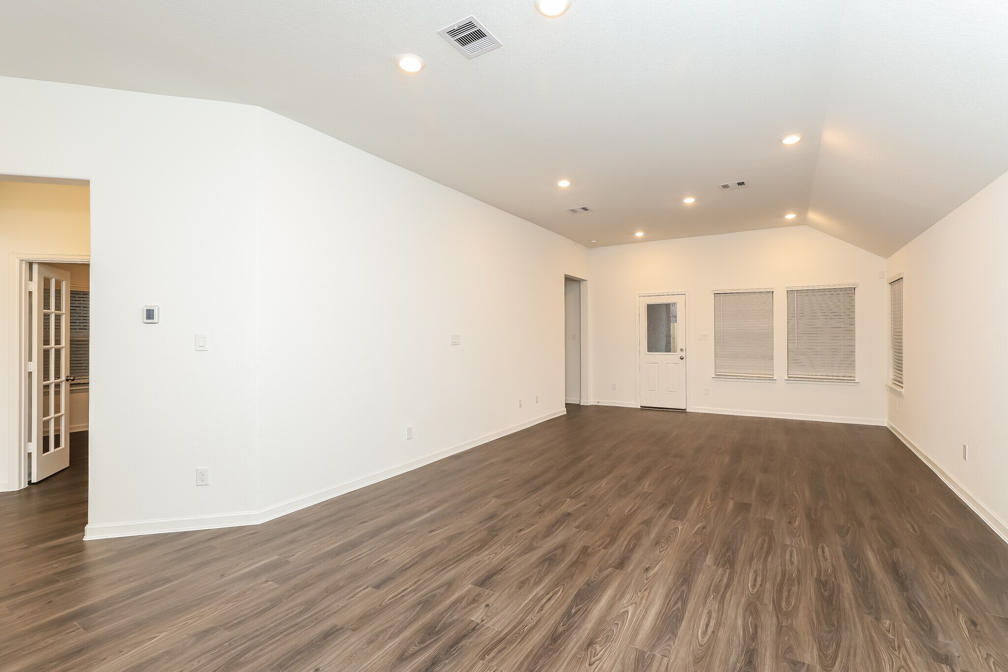 Building Photo - 5434 Tourmaline Wy