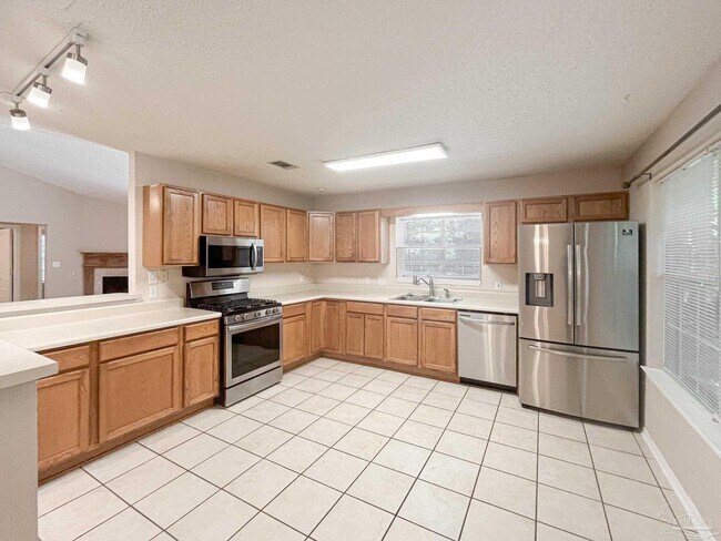 Building Photo - 902 Catskill Ln