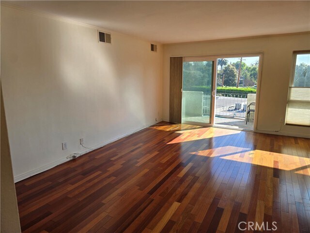 Building Photo - 702 Park Ave