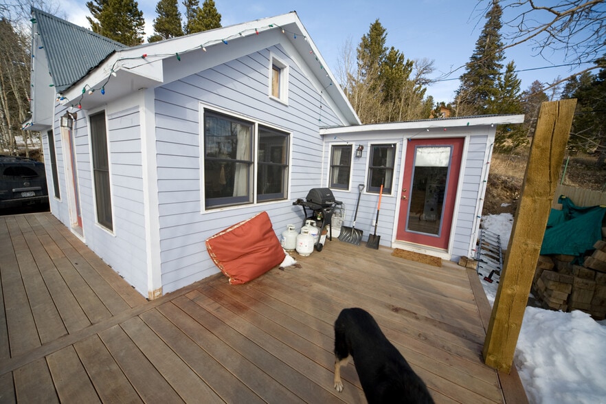 South East Facing Deck - 2 Nelson St