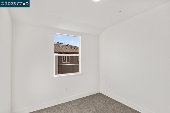 Building Photo - 725 Delve Ct