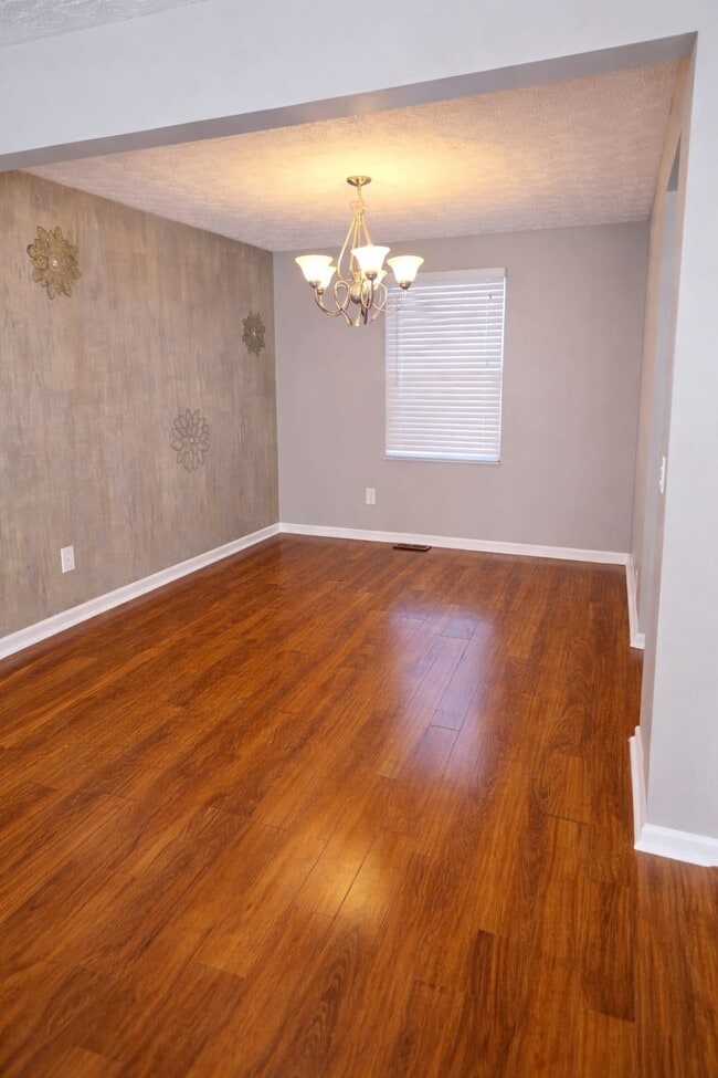 Building Photo - 1260 Komura Ct