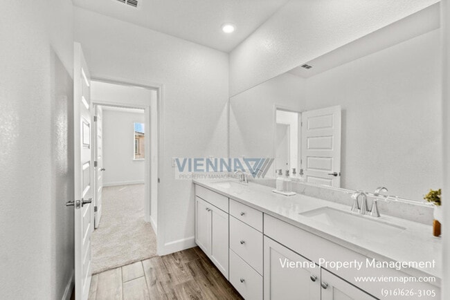 Building Photo - 6000 Waddington Wy