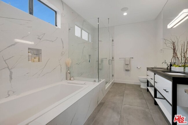 Building Photo - 4203 Saugus Ave