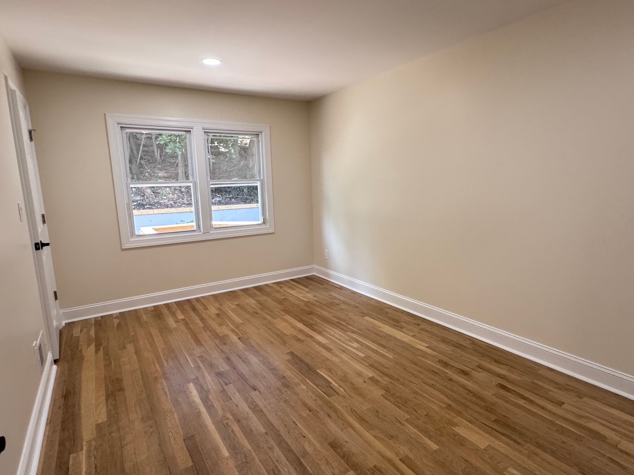 3 Bedrooms - 47 Sherwood Ave