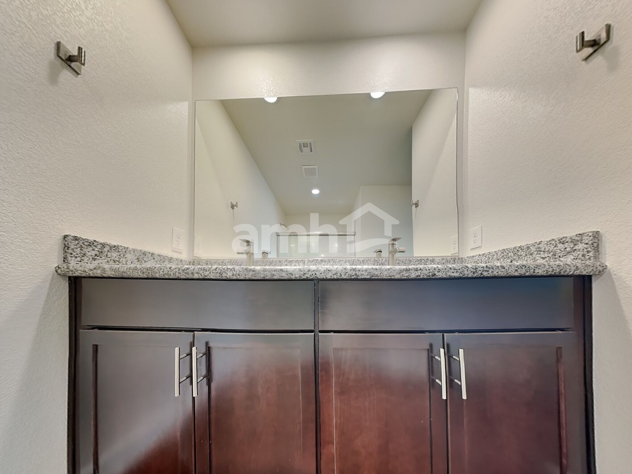 Building Photo - 1710 Viaggio Ave