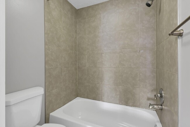 Building Photo - 1642 Park Row Dr