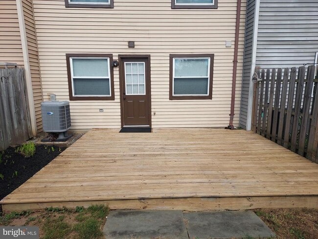 Building Photo - 117 Sandalwood Ct