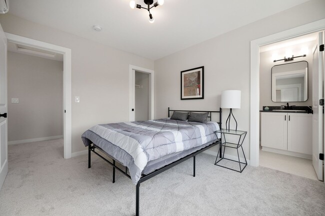 Building Photo - Move In Special- Up to 3 Months Free !! Ne...