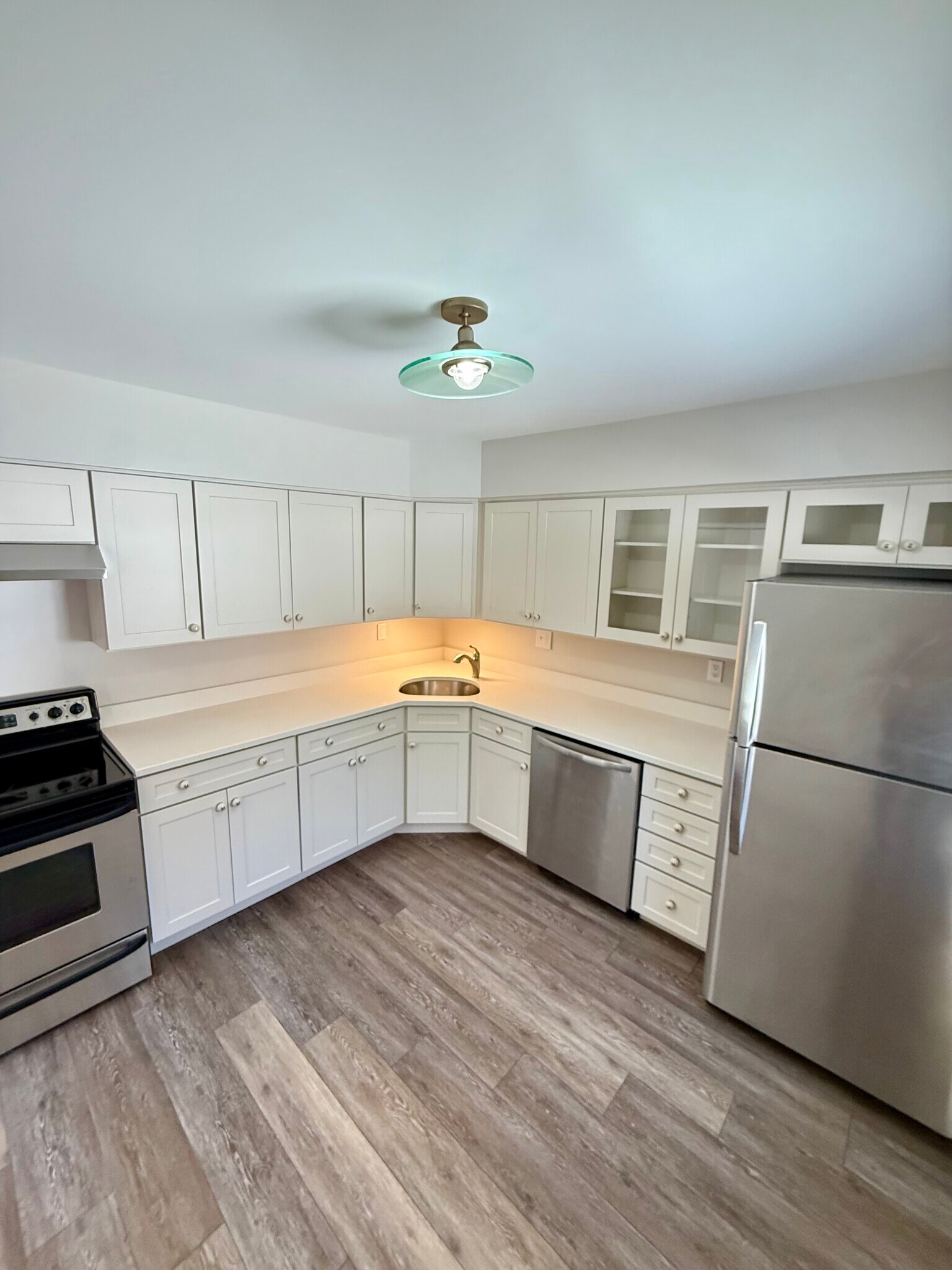 Building Photo - 135 Village Square Dr