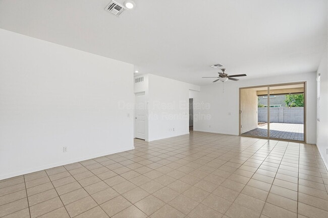 Building Photo - 13300 N 141st Ln