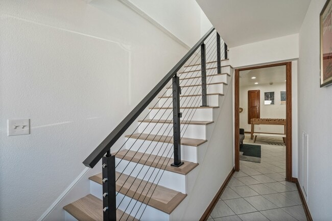Building Photo - 208 Marine Ave