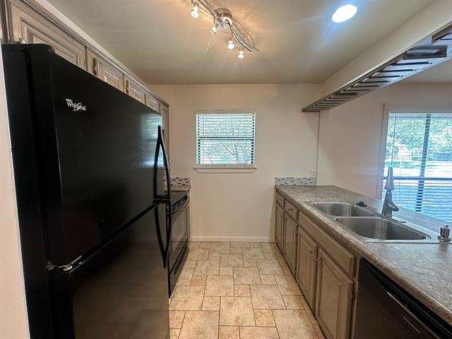 Building Photo - 4049 Herschel Ave