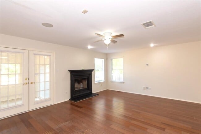 Building Photo - 2321 Friarcreek Loop