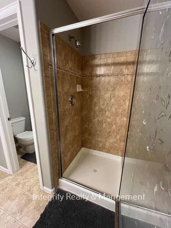 Building Photo - 1496 Royal Troon Dr