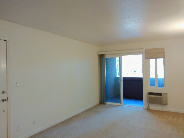 Building Photo - 440 Dempsey Rd