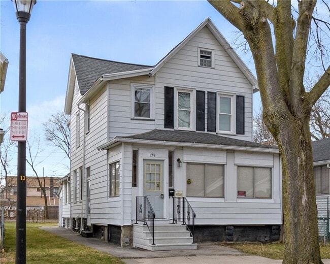 Primary Photo - 179 Parkway