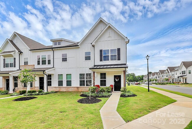 Building Photo - 720 Herlong Ave