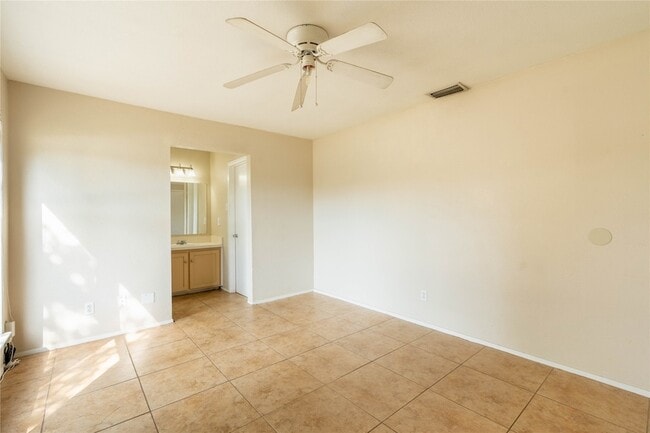 Building Photo - 902 Toyah Creek Ln