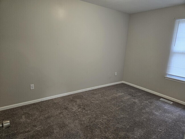 Building Photo - 505 Eldridge St