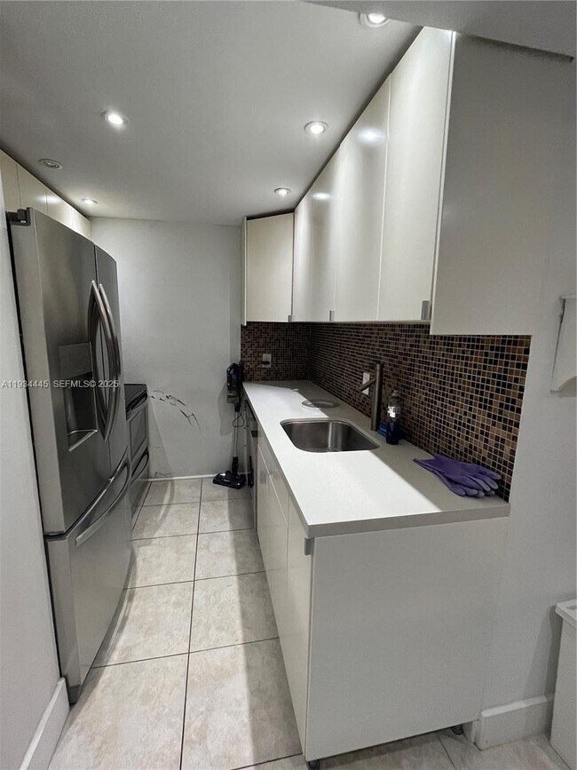 Building Photo - 200 SE 15th Rd