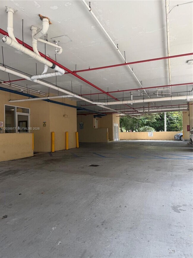 Building Photo - 115 SW 42nd Ave