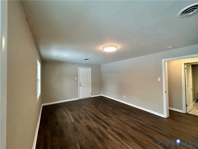 Building Photo - 2000 Milbank Rd