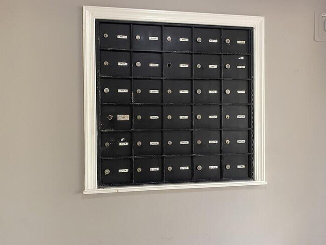 Building Photo - 275 1st St S