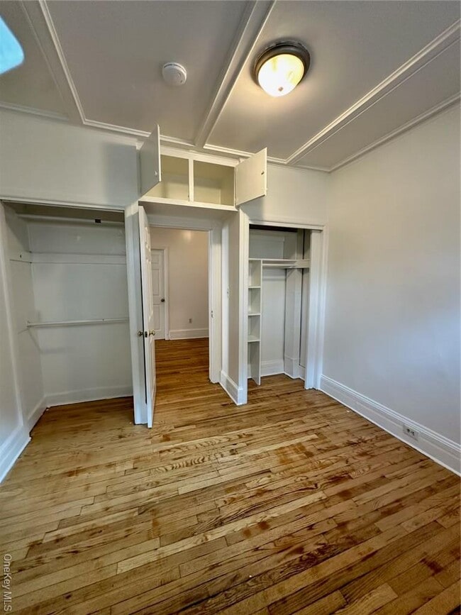 Building Photo - 118 W Main St