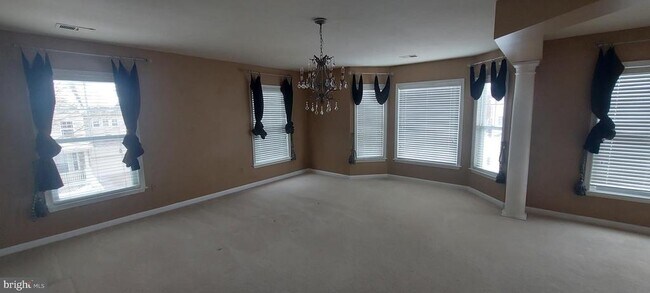 Building Photo - 23503 Sugar View Dr