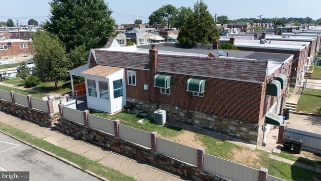 Building Photo - 1600 Fox Chase Rd