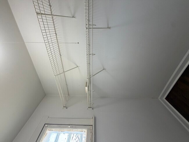 Building Photo - 8041 Kilpatrick Ave