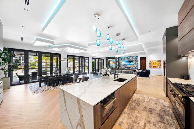 Building Photo - 632 Intracoastal Dr