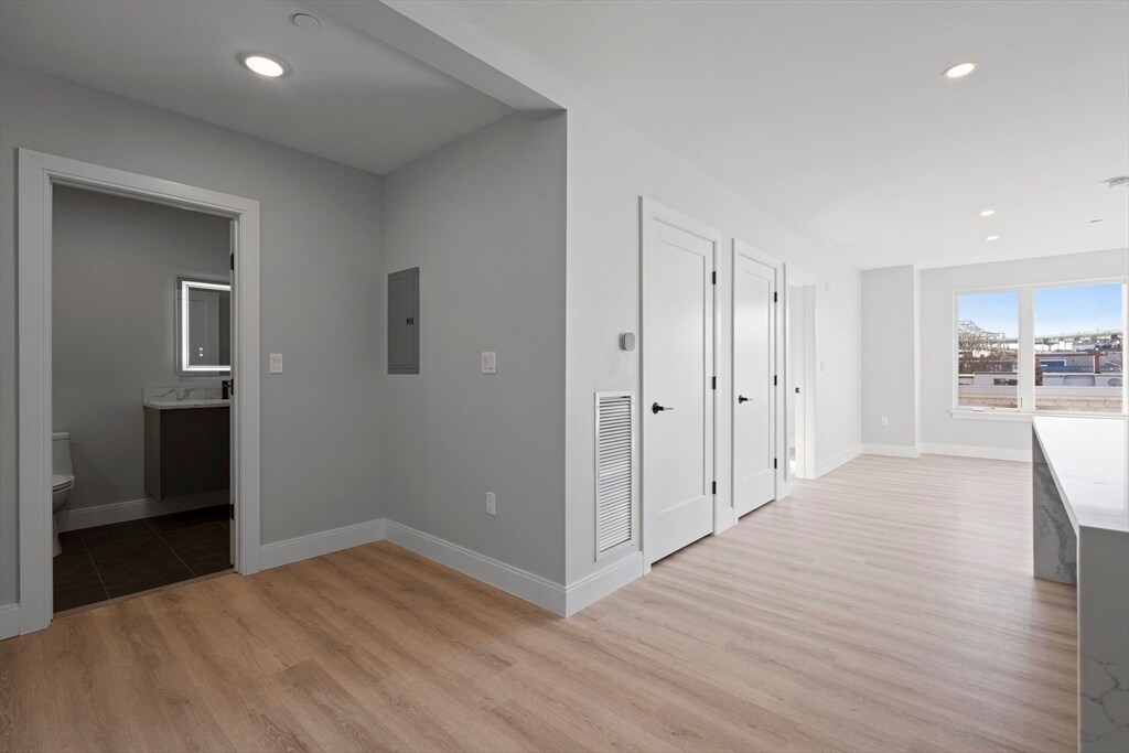 Building Photo - 26 2nd St
