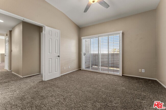 Building Photo - 1010 S Farralon Ln
