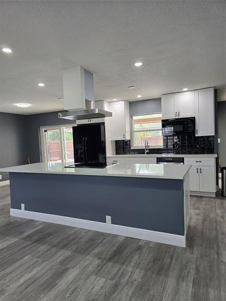 Building Photo - 5370 NW 29th Ct