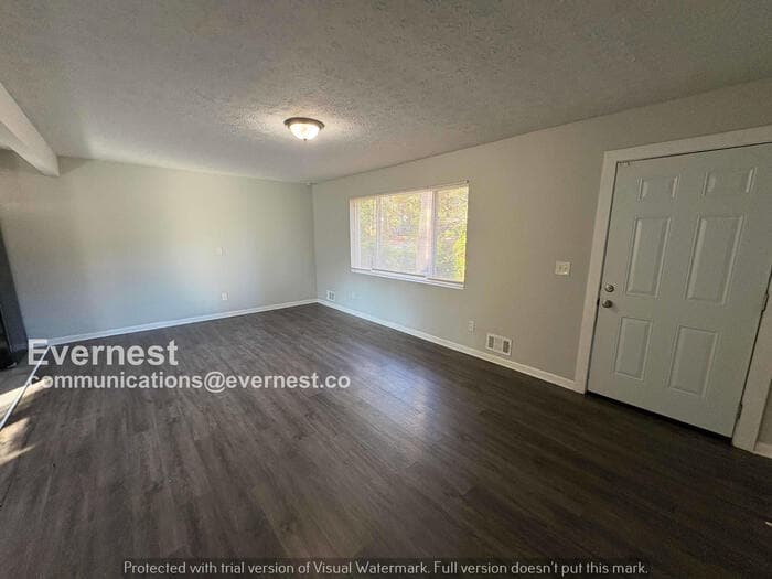 Building Photo - 193 W Canterbury Dr