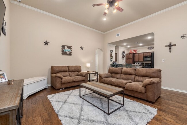 Building Photo - Available July 2026! 3/3.5 Mediterranean S...