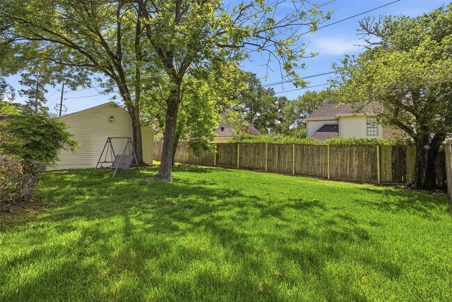 Building Photo - 20011 Sweetgum Forest Dr