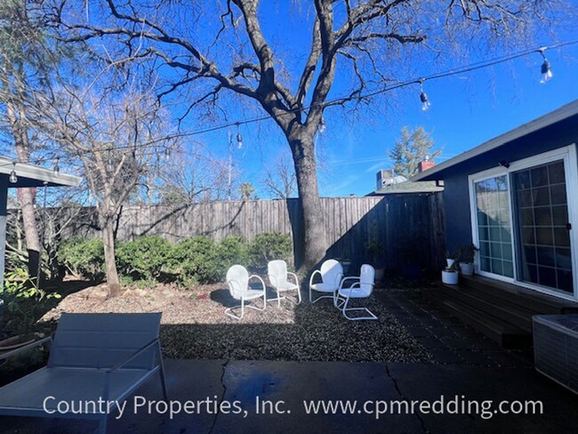 Building Photo - Updated Garden Tract Stunner with Landscap...