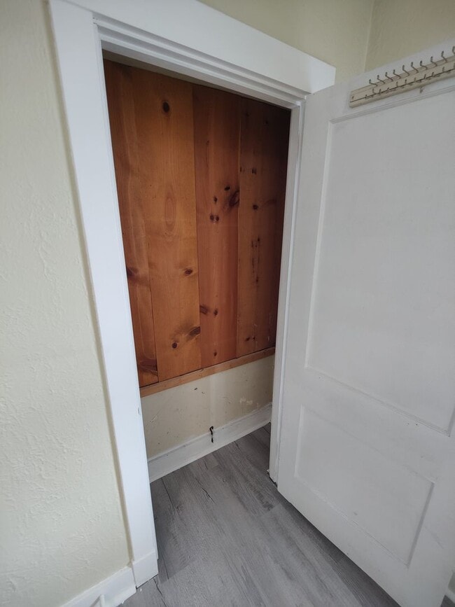Building Photo - *Spacious & Updated 3BD/1BA Single-Family Home Available in Brookline*