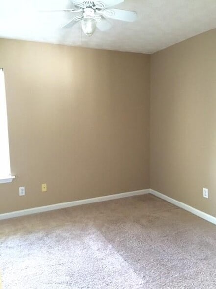 Building Photo - 4280 Hathaway Ct NW