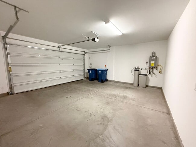 Building Photo - 3/BD 2/BA W/Den Prime Summerlin West Location – Beautiful One-Story Home