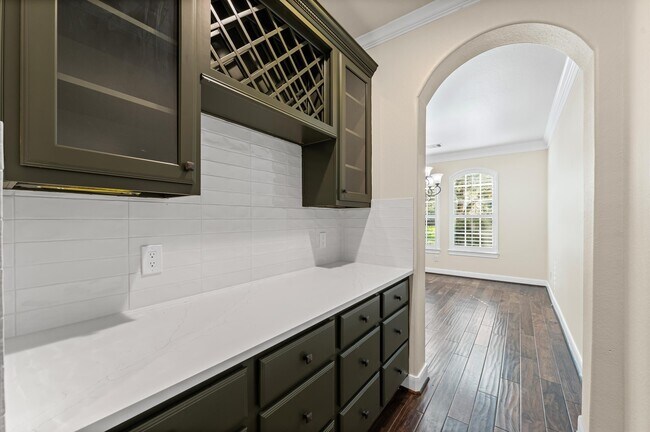 Building Photo - 7 N Beech Springs Cir