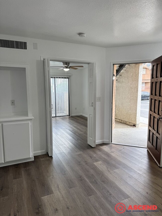 Building Photo - 1 Bedroom Apartment Off New Stine and Plan...